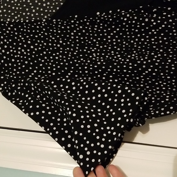 Maggie Barnes top 2X (22-24W), short sleeve, black with white small polka dots - Picture 4 of 8
